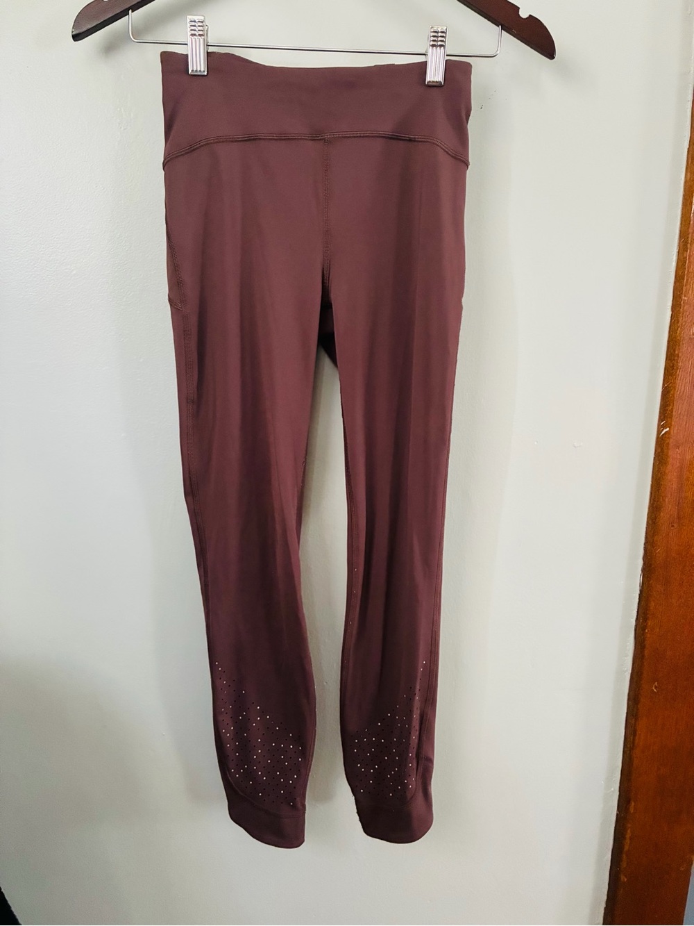 lululemon athletica Maroon Leggings with Ankle design